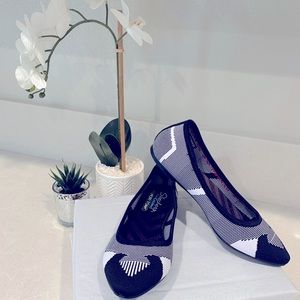 Sketchers Cleo Sherlok Black & White Flats